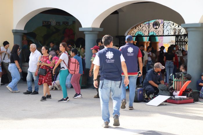Cáritas Venezuela dando respuesta en los primeros momentos tras el terremoto